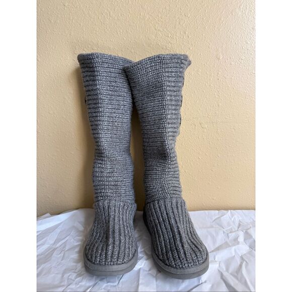 UGG Australia Classic Cardy Triple Button Gray Knit Boots – size 5 - Picture 2 of 9